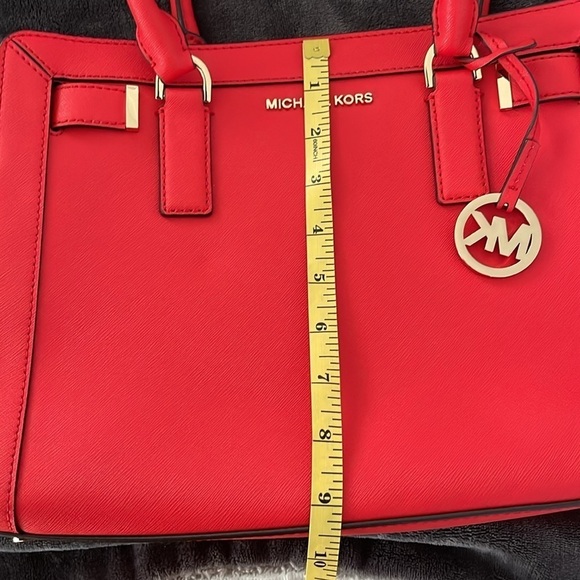 Michael Kors Dillon Tp Zip Med Satchel Sangria - Picture 7 of 8
